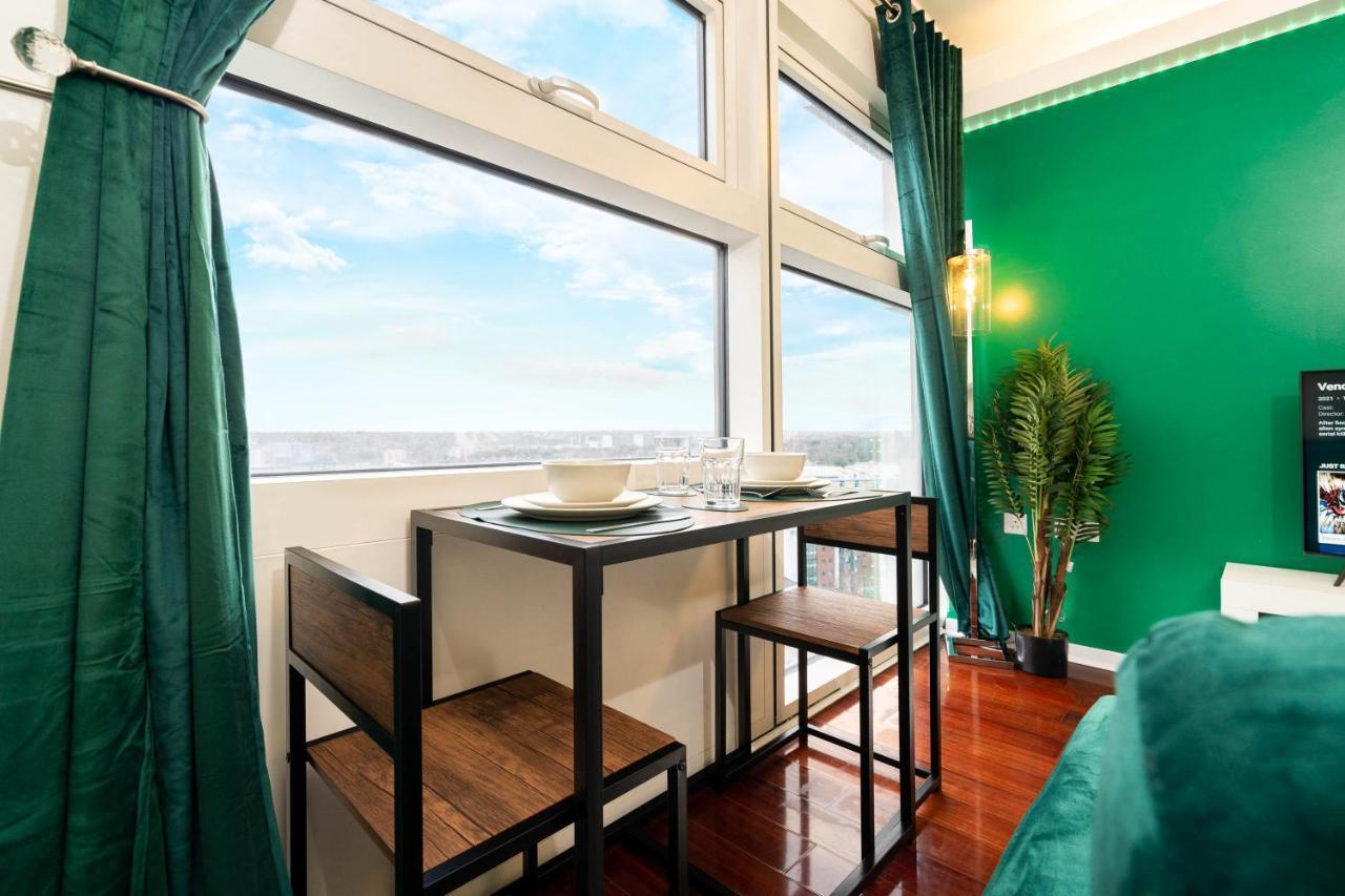 Maevela Apartments - Top Floor Rolex Themed Studio Apt Inside The Cube, Mailbox - Free Netflix & Wifi Birmingham Exterior photo