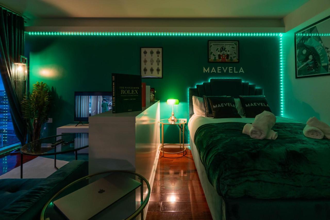 Maevela Apartments - Top Floor Rolex Themed Studio Apt Inside The Cube, Mailbox - Free Netflix & Wifi Birmingham Exterior photo