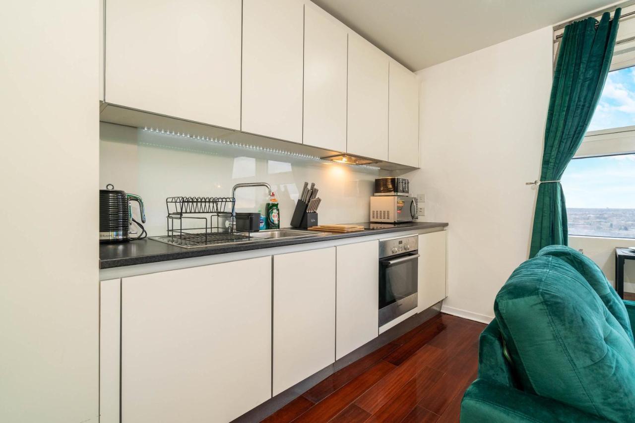 Maevela Apartments - Top Floor Rolex Themed Studio Apt Inside The Cube, Mailbox - Free Netflix & Wifi Birmingham Exterior photo