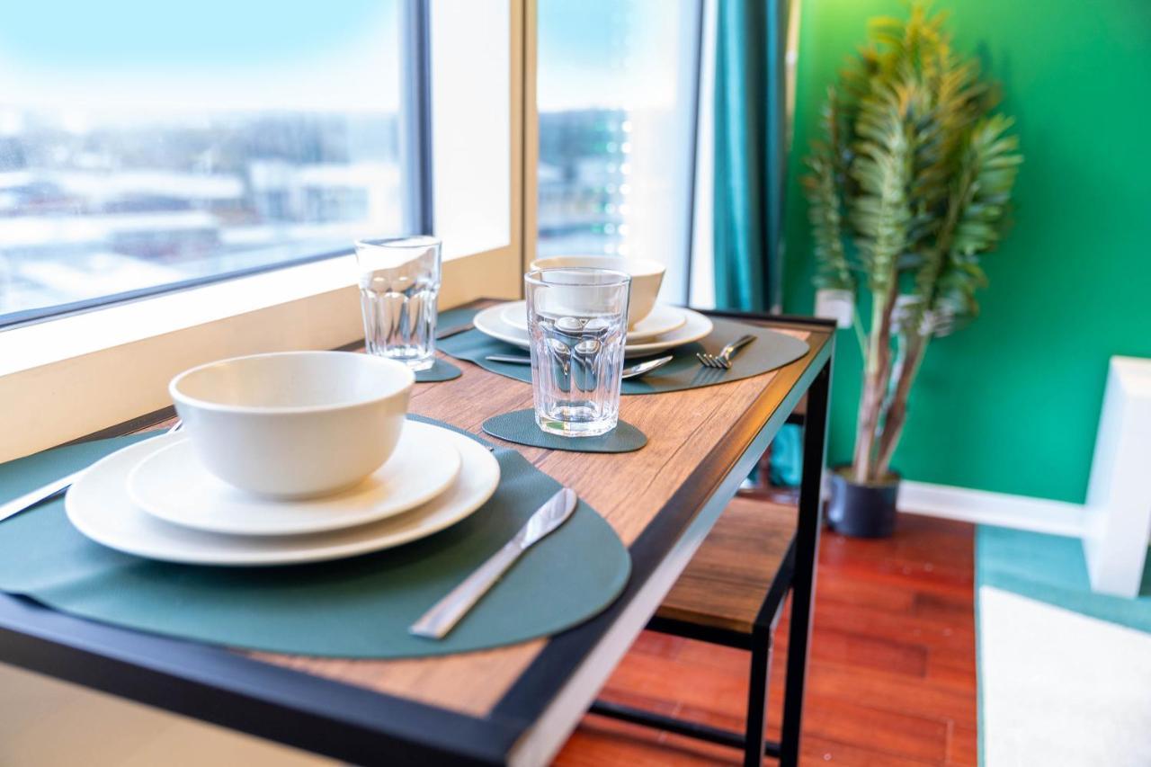 Maevela Apartments - Top Floor Rolex Themed Studio Apt Inside The Cube, Mailbox - Free Netflix & Wifi Birmingham Exterior photo